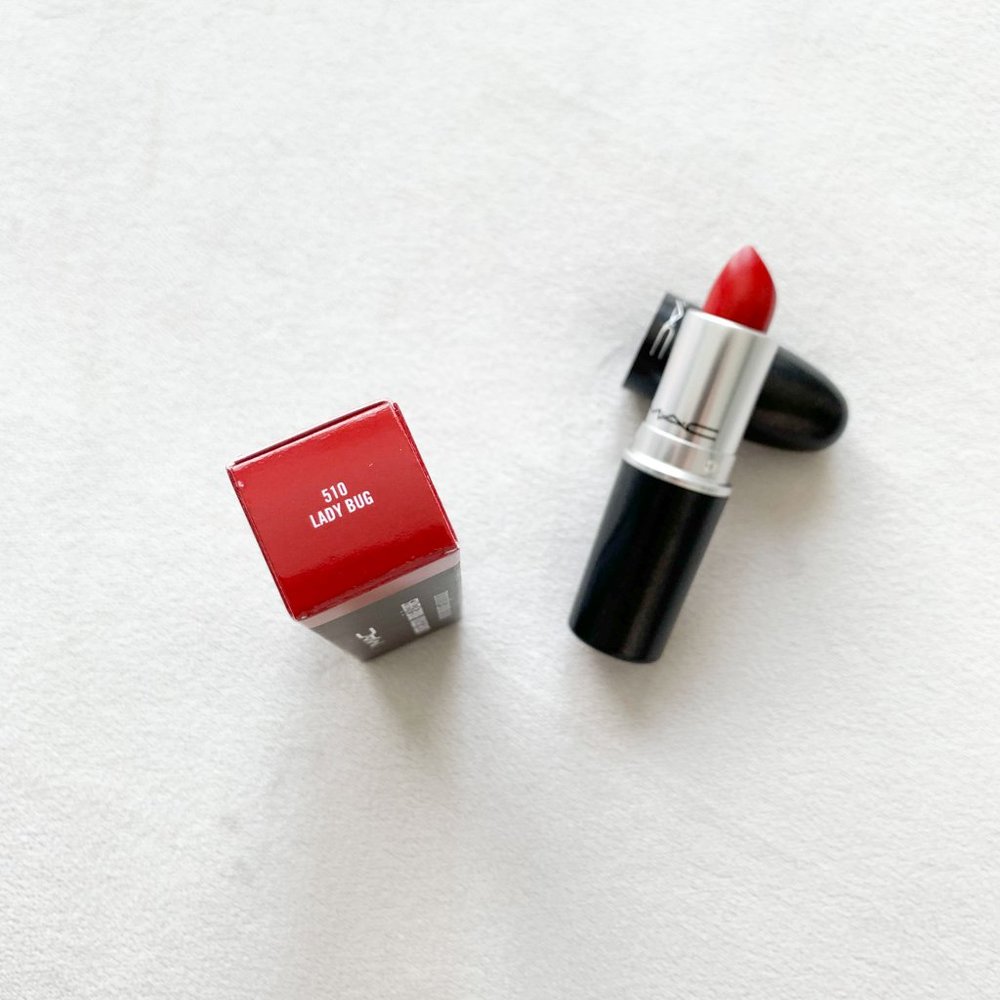 MAC Lustre Lipstick - Picture 2 of 3